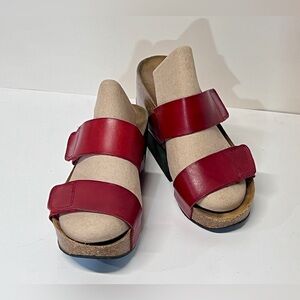 LOLASABBIA Red Velcro strap platform‎ sandals size 9.5/10.